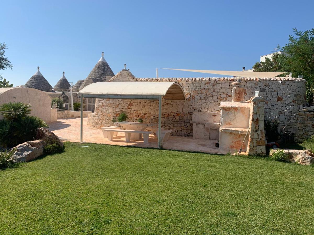 Trulli Tesoro Acomodação com café da manhã Cisternino Exterior foto